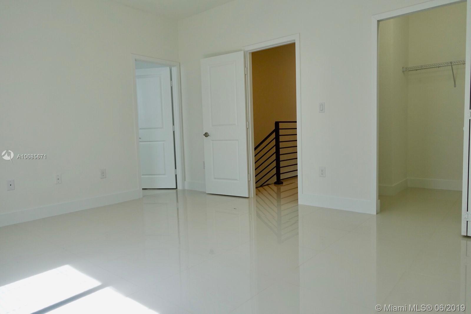 9120 Southwest 5th Lane Miami, FL 33174 - Photo 12 of 32