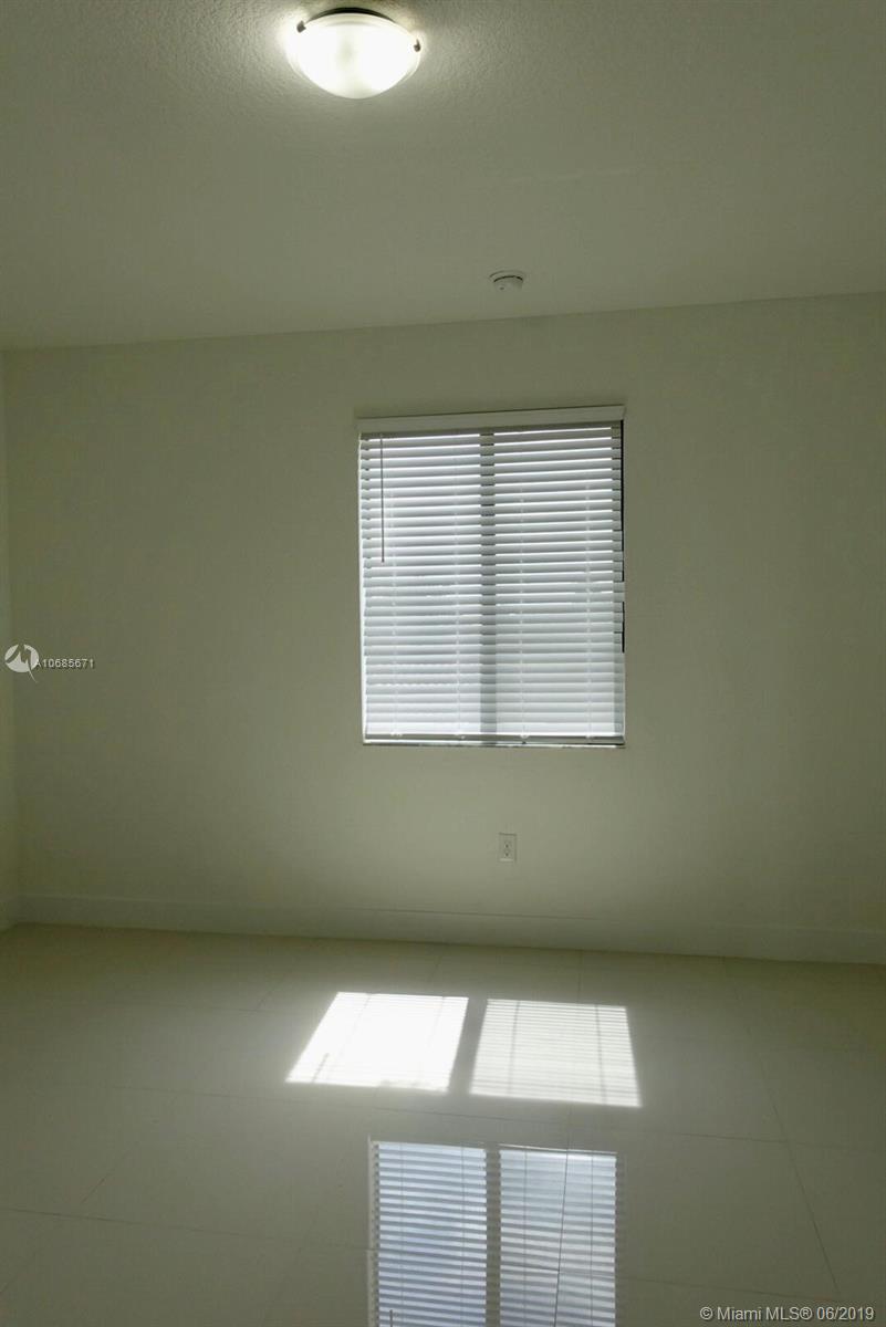 9120 Southwest 5th Lane Miami, FL 33174 - Photo 14 of 32