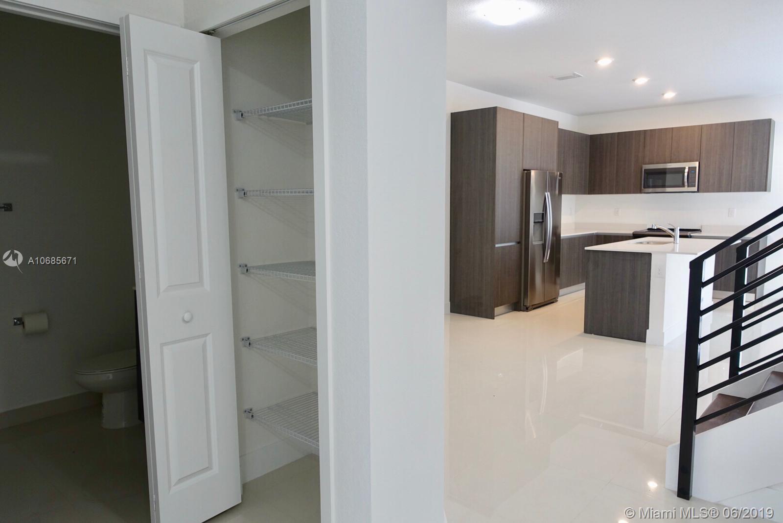 9120 Southwest 5th Lane Miami, FL 33174 - Photo 4 of 32