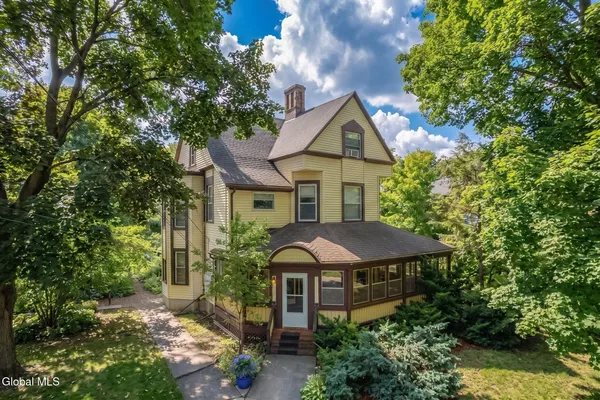 $550,000 | 141 South Allen Street, Albany, NY 12208