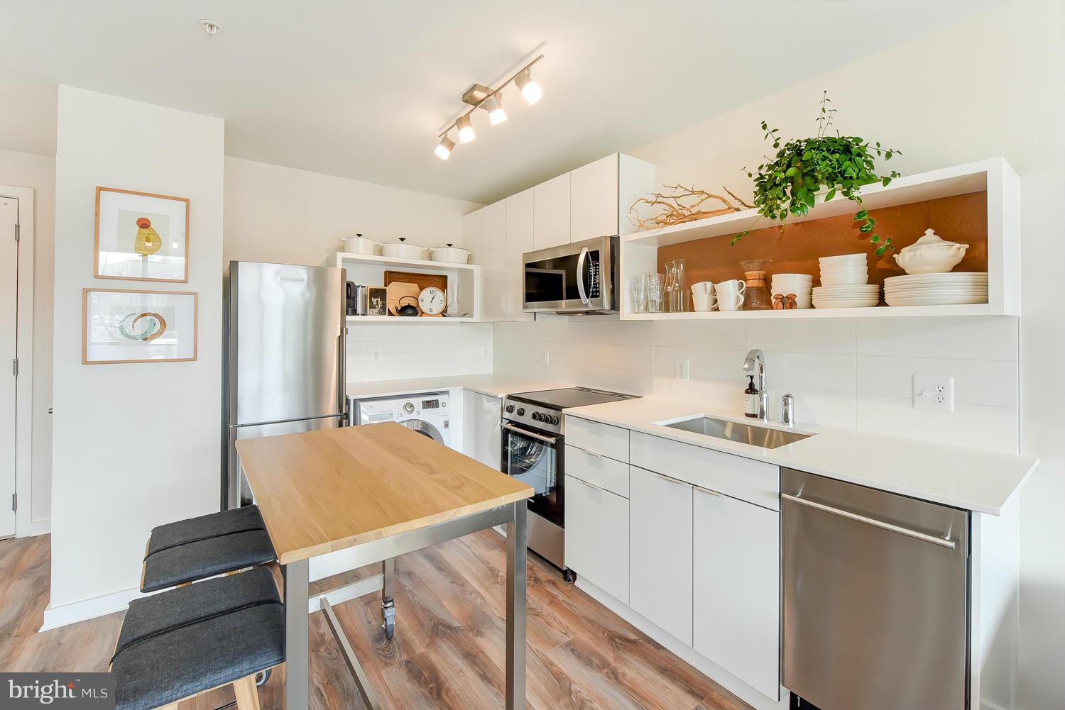 1400 14th Street Northwest, Unit 606 Washington, DC 20005 - Photo 2 of 11 Kitchen