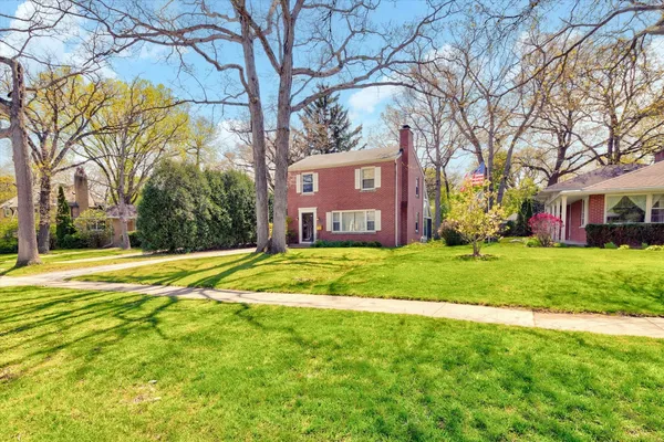 $3,950 | 745 Greenview Place, Lake Forest, IL 60045