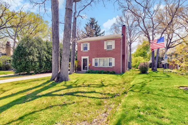 $3,950 | 745 Greenview Place, Lake Forest, IL 60045