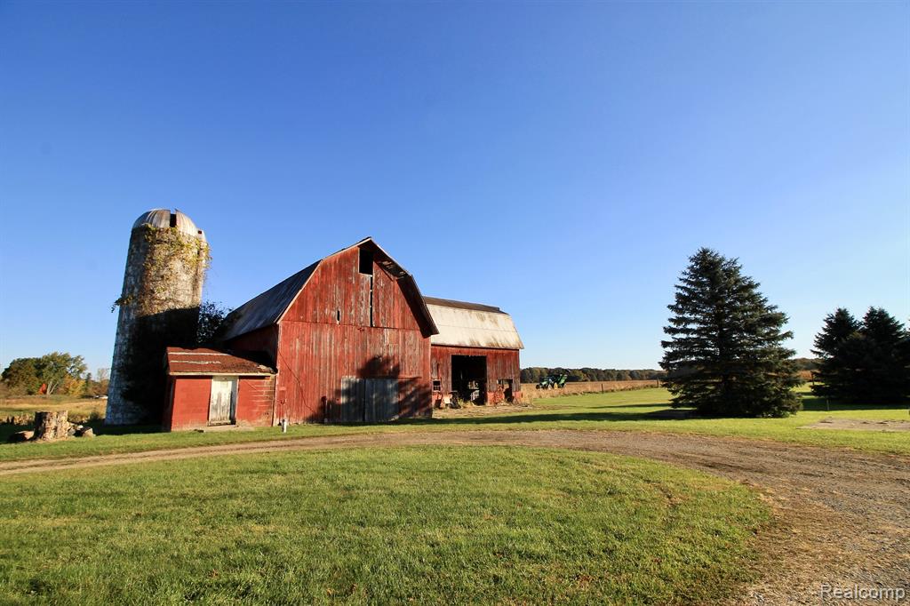 10417 Vassar Road Grand Blanc, MI 48439 - Photo 4 of 24 Gallery Image 4