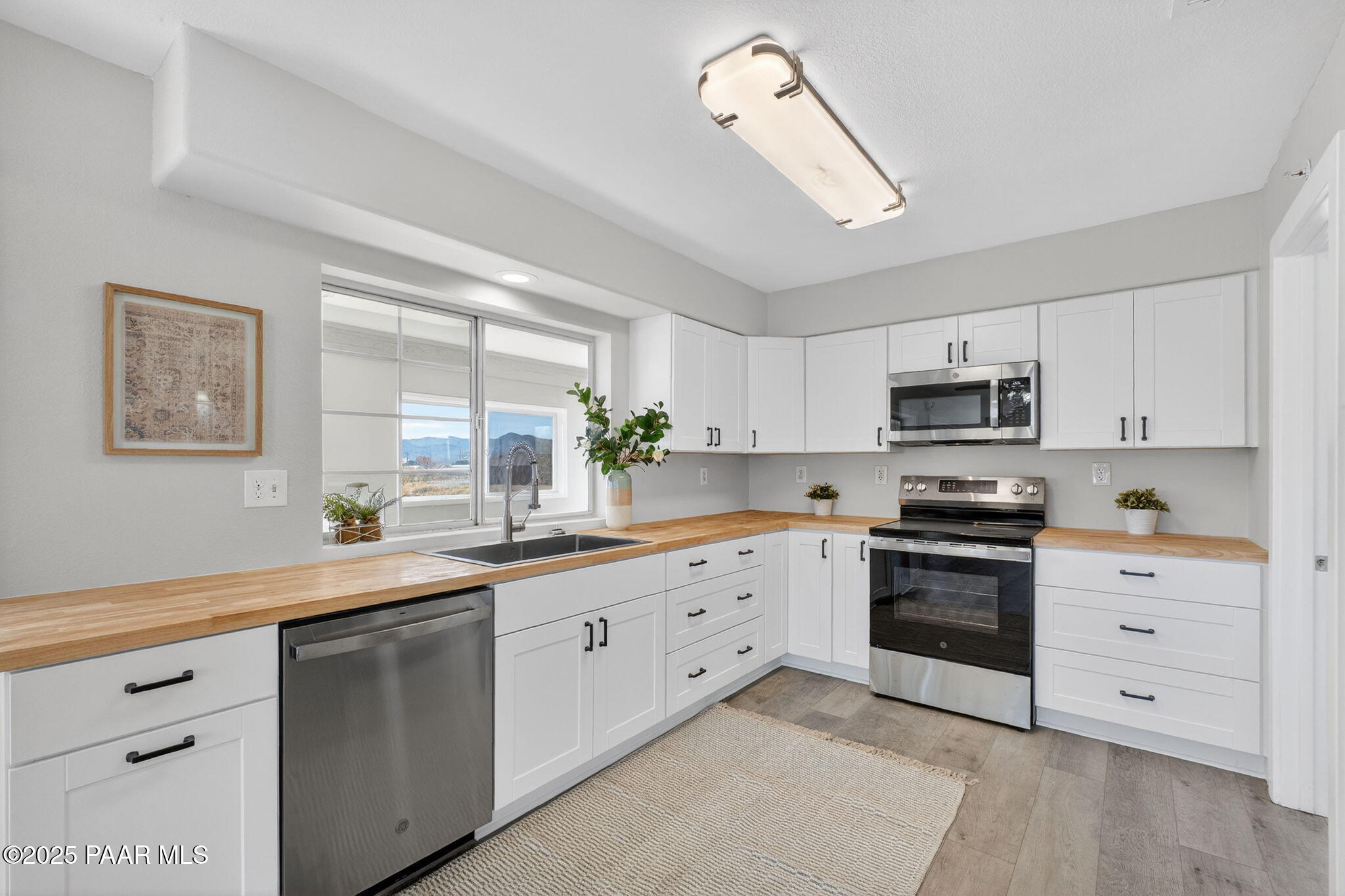 14410 East Blue Ridge Road Dewey-Humboldt, AZ 86327 - Photo 11 of 60 Interior