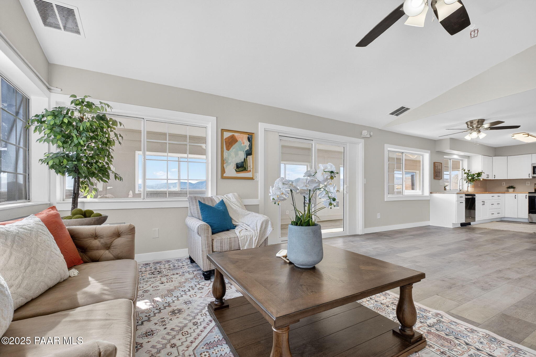 14410 East Blue Ridge Road Dewey-Humboldt, AZ 86327 - Photo 6 of 60 Interior