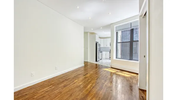 $2,525 | 510 Ocean Parkway, Unit 2H | Kensington