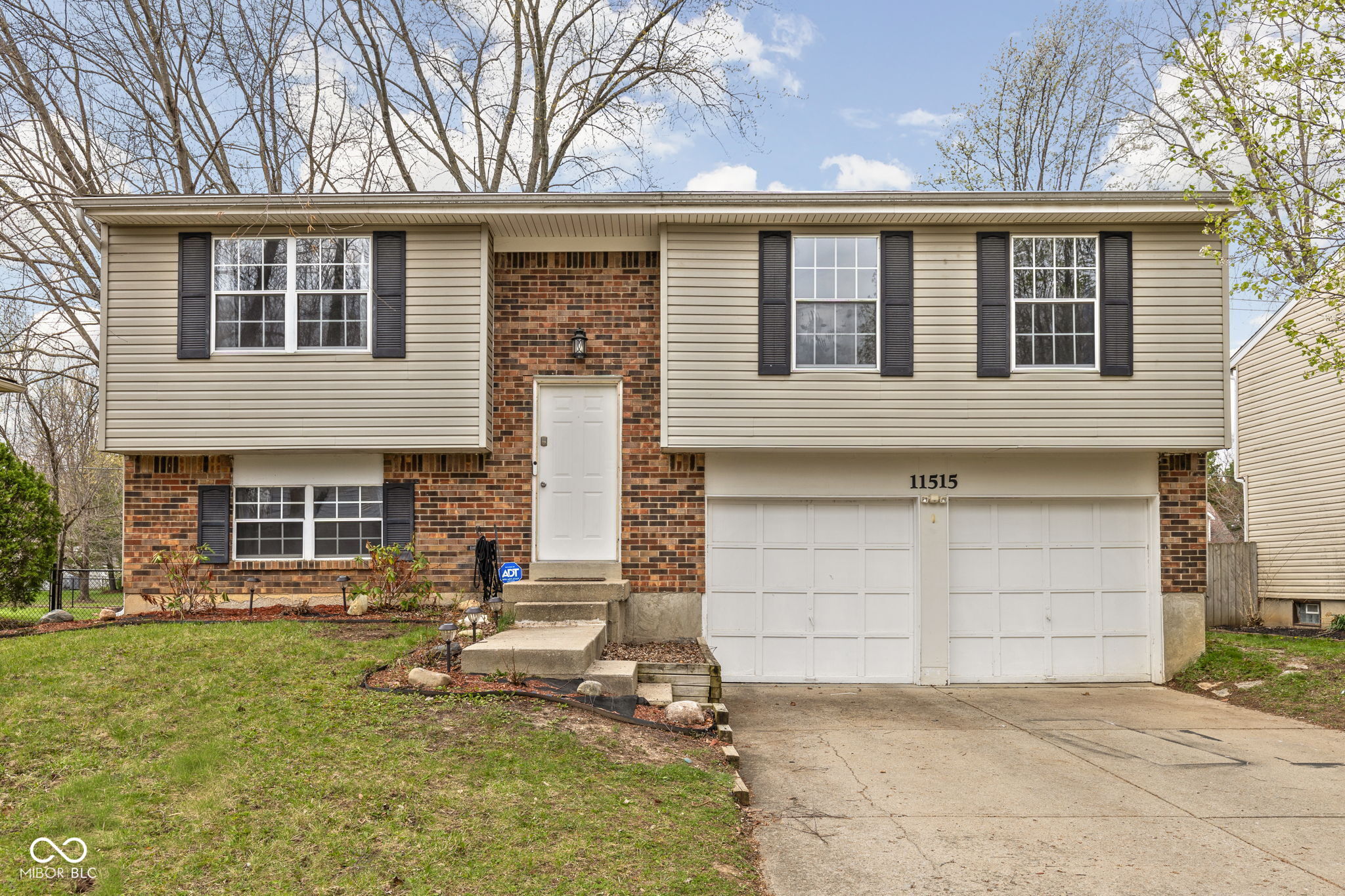 11515 Timberlake Lane Fishers, IN 46038 - Photo 1 of 25