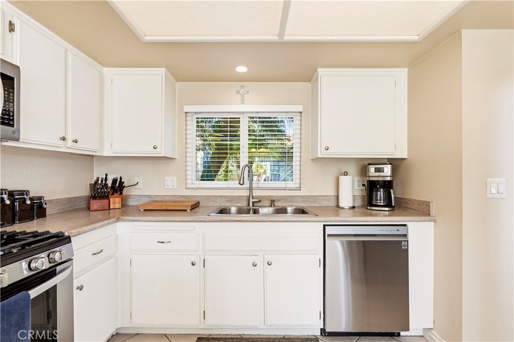 4574 Gateshead Oxnard, CA 93035 - Photo 36 of 71