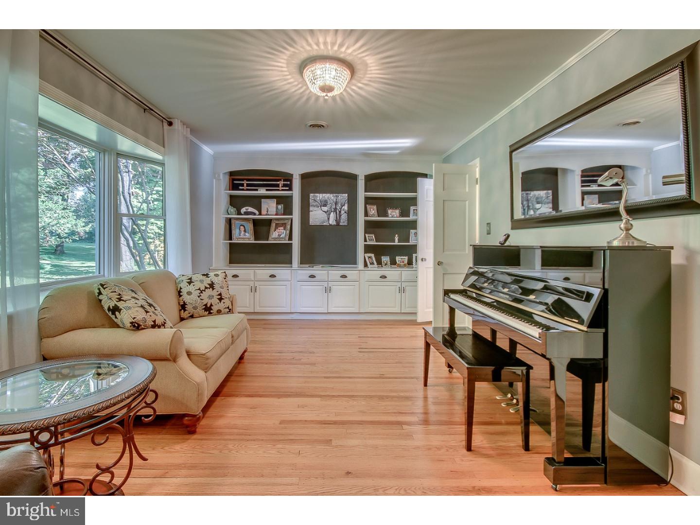 4961 Edgewood Road Doylestown, PA 18902 - Photo 4 of 25 Gallery Image 4