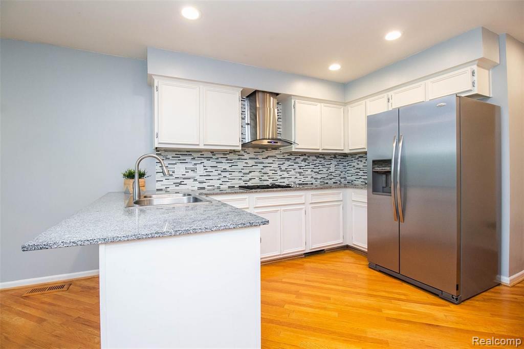 1931 Pine Ridge Lane Bloomfield Hills, MI 48302 - Photo 8 of 47