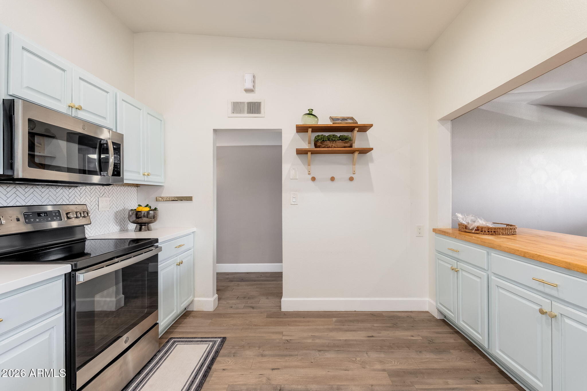 6126 North 12th Place, Unit 9 Phoenix, AZ 85014 - Photo 13 of 44 Kitchen