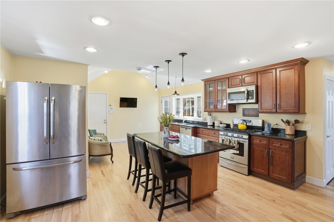 2 Duncan Road East Providence, RI 02916 - Photo 11 of 39 Gallery Image 11