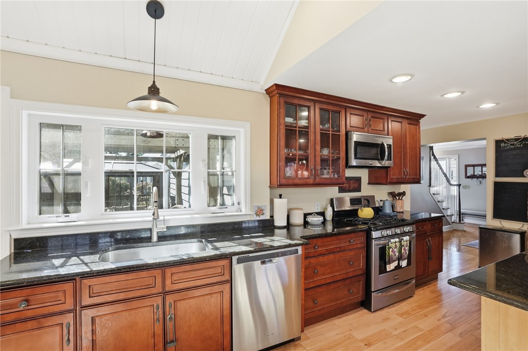2 Duncan Road East Providence, RI 02916 - Photo 12 of 39 Gallery Image 12