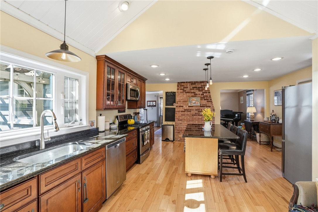 2 Duncan Road East Providence, RI 02916 - Photo 17 of 39 Gallery Image 17