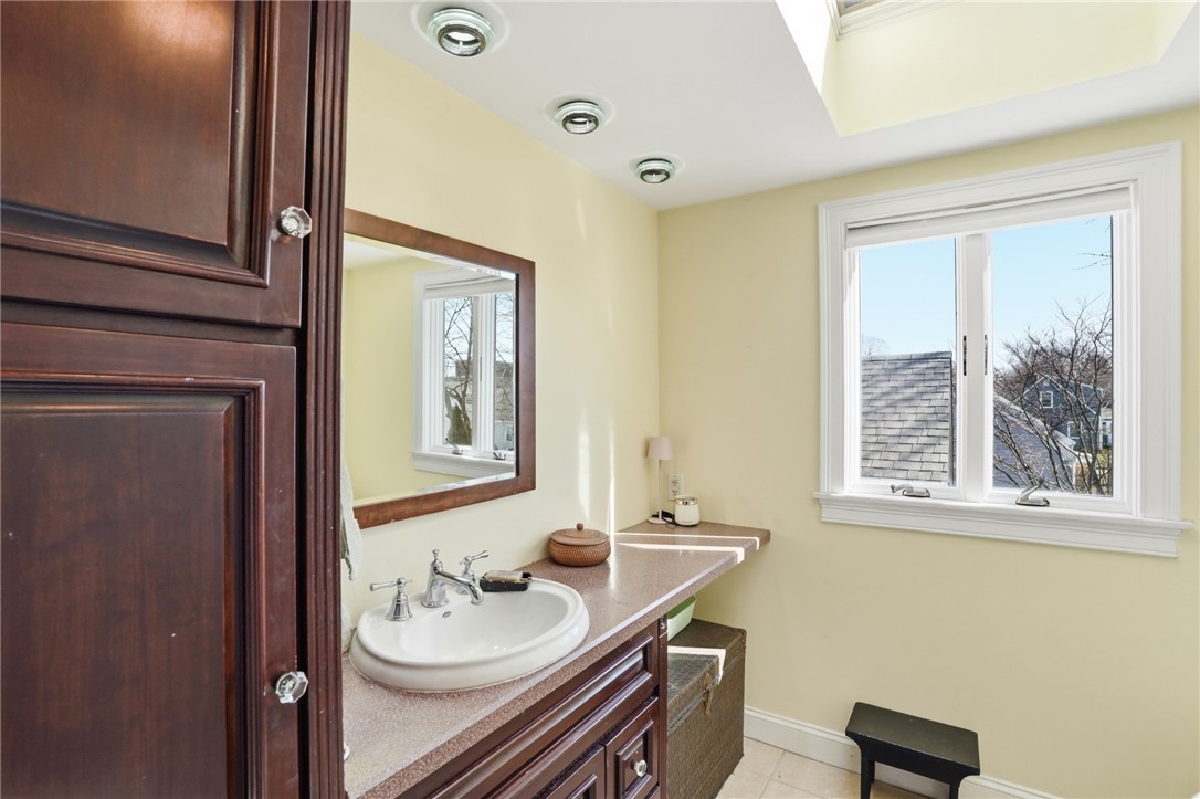 2 Duncan Road East Providence, RI 02916 - Photo 21 of 39 Gallery Image 21