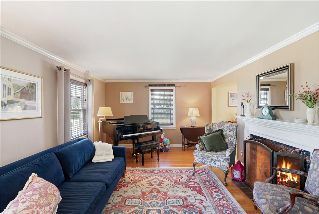 2 Duncan Road East Providence, RI 02916 - Photo 6 of 39 Gallery Image 6