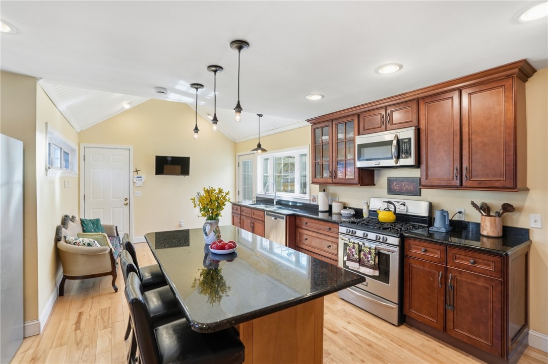 2 Duncan Road East Providence, RI 02916 - Photo 10 of 39 Gallery Image 10