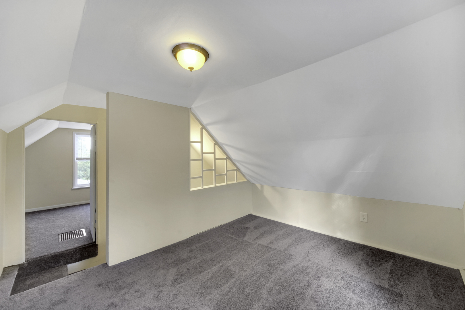 2136 Chestnut Road Homewood, IL 60430 - Photo 14 of 26 an empty room with windows