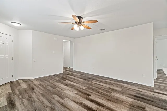 $1,750 | 206 Wells Bend, Hutto, TX 78634