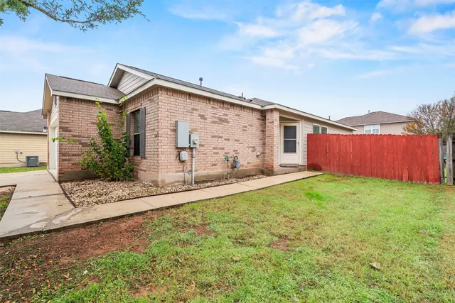 $1,750 | 206 Wells Bend, Hutto, TX 78634