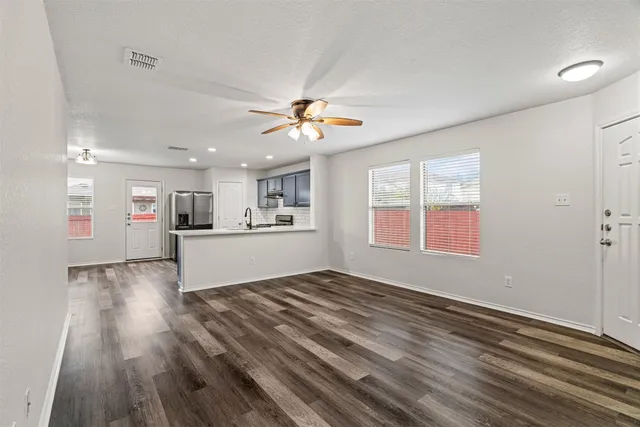 $1,750 | 206 Wells Bend, Hutto, TX 78634