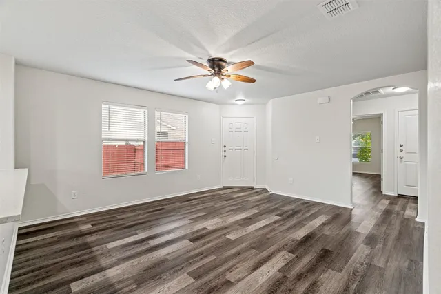 $1,750 | 206 Wells Bend, Hutto, TX 78634