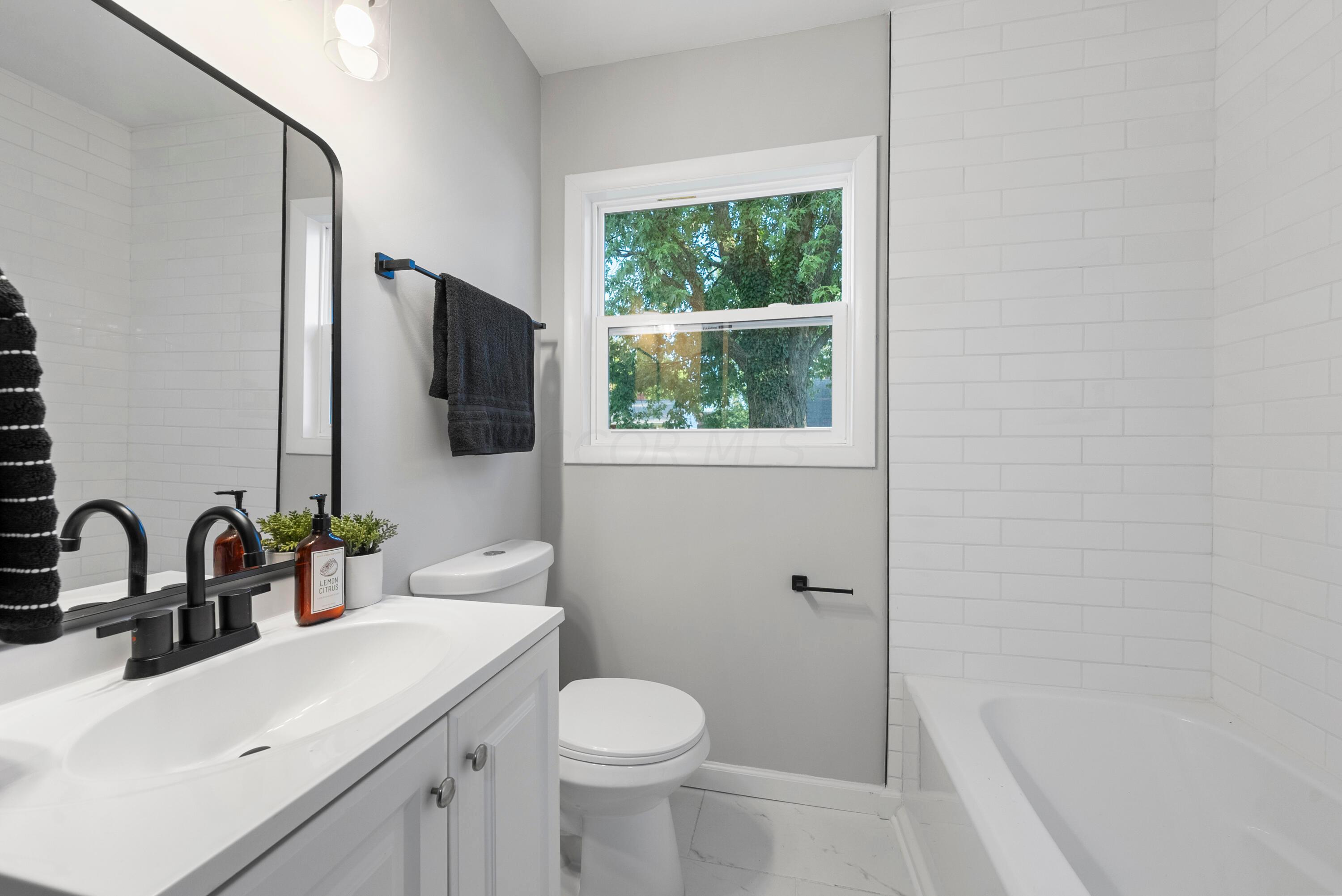 2984 Hampshire Road Columbus, OH 43209 - Photo 17 of 24 DSC05068
