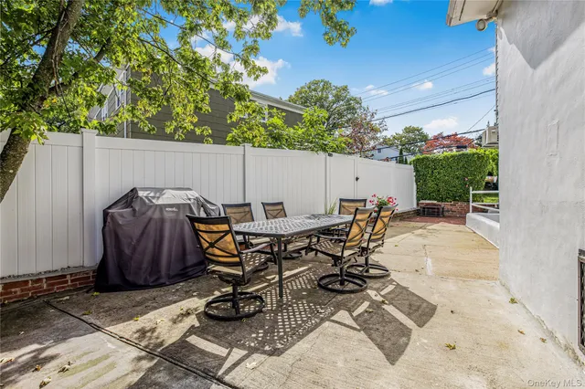 $3,950 | 2 Bryn Mawr Place, Unit 1, Yonkers, NY 10701