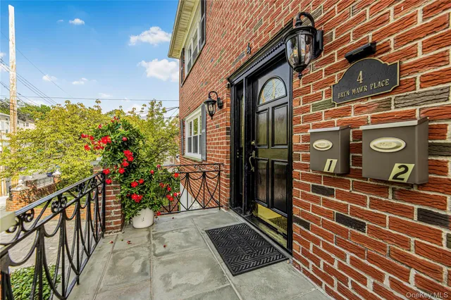 $3,950 | 2 Bryn Mawr Place, Unit 1, Yonkers, NY 10701