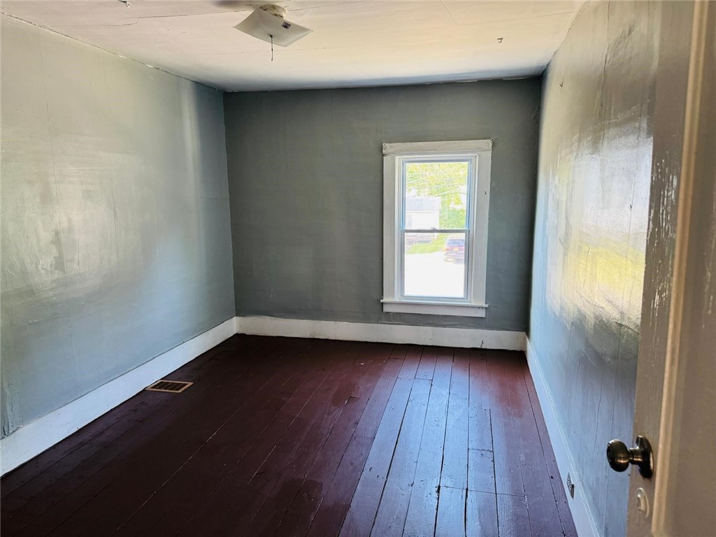 232 East State Street Albion, NY 14411 - Photo 8 of 39