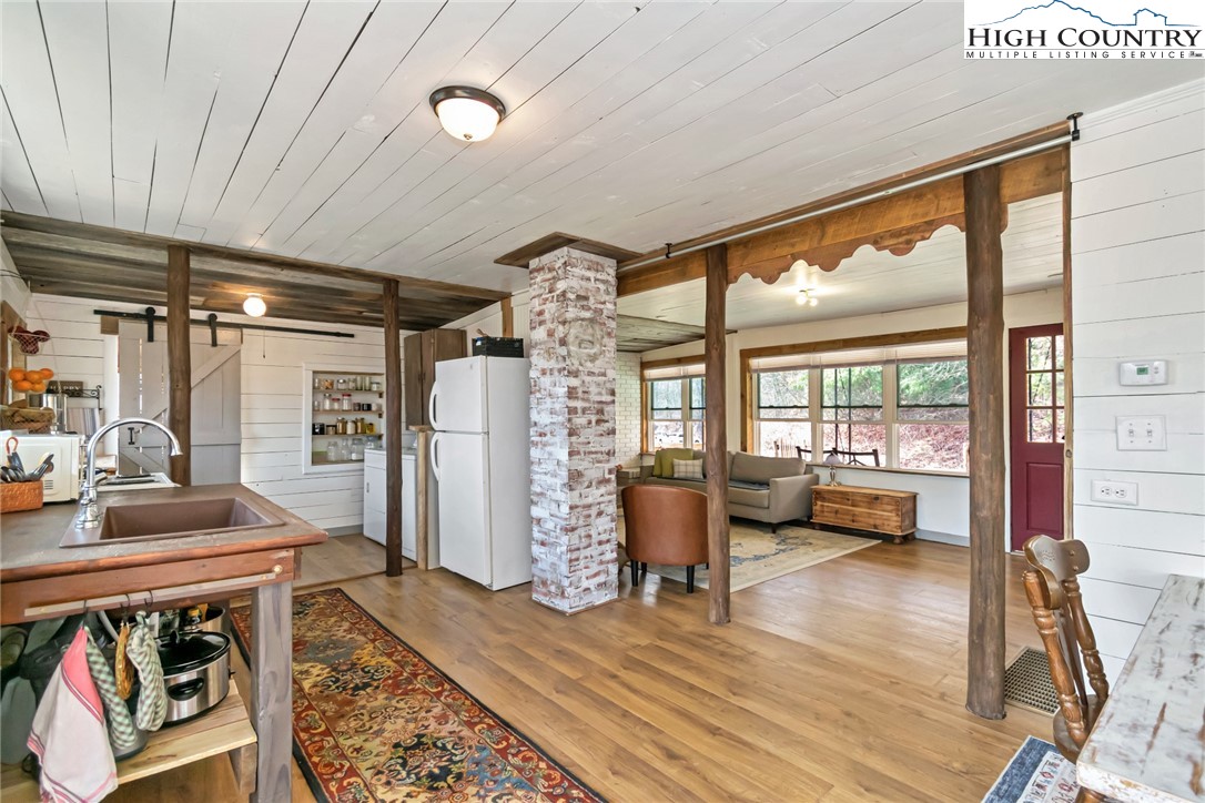 244 Flat Springs Road Elk Park, NC 28622 - Photo 6 of 29