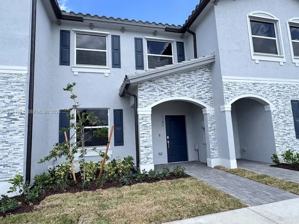 $2,350 | 1182 Southeast Palm Terrace, Homestead, FL 33034