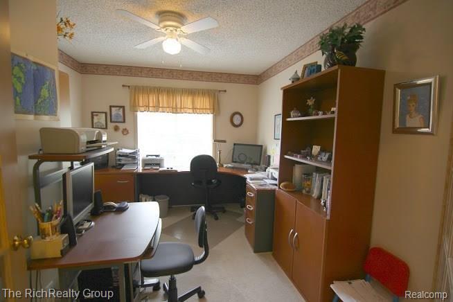 45167 Glengarry Road Canton, MI 48188 - Photo 32 of 39 Library