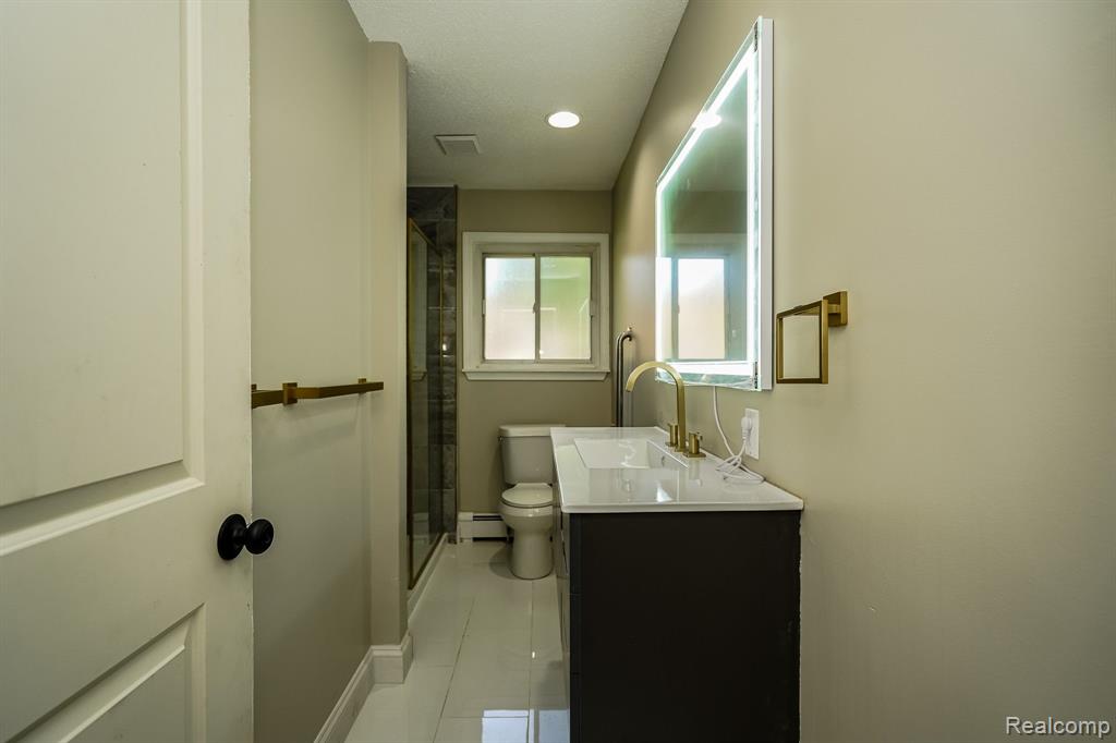24154 Rougecrest Road Southfield, MI 48033 - Photo 67 of 84