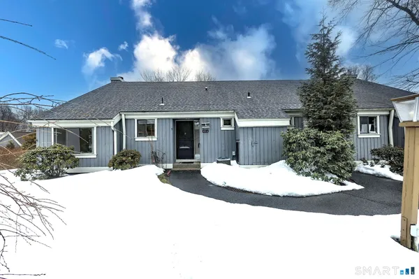 a house view with a outdoor space