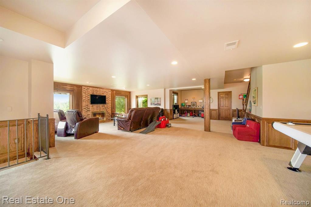 2938 Eagle Court Rochester Hills, MI 48309 - Photo 38 of 63