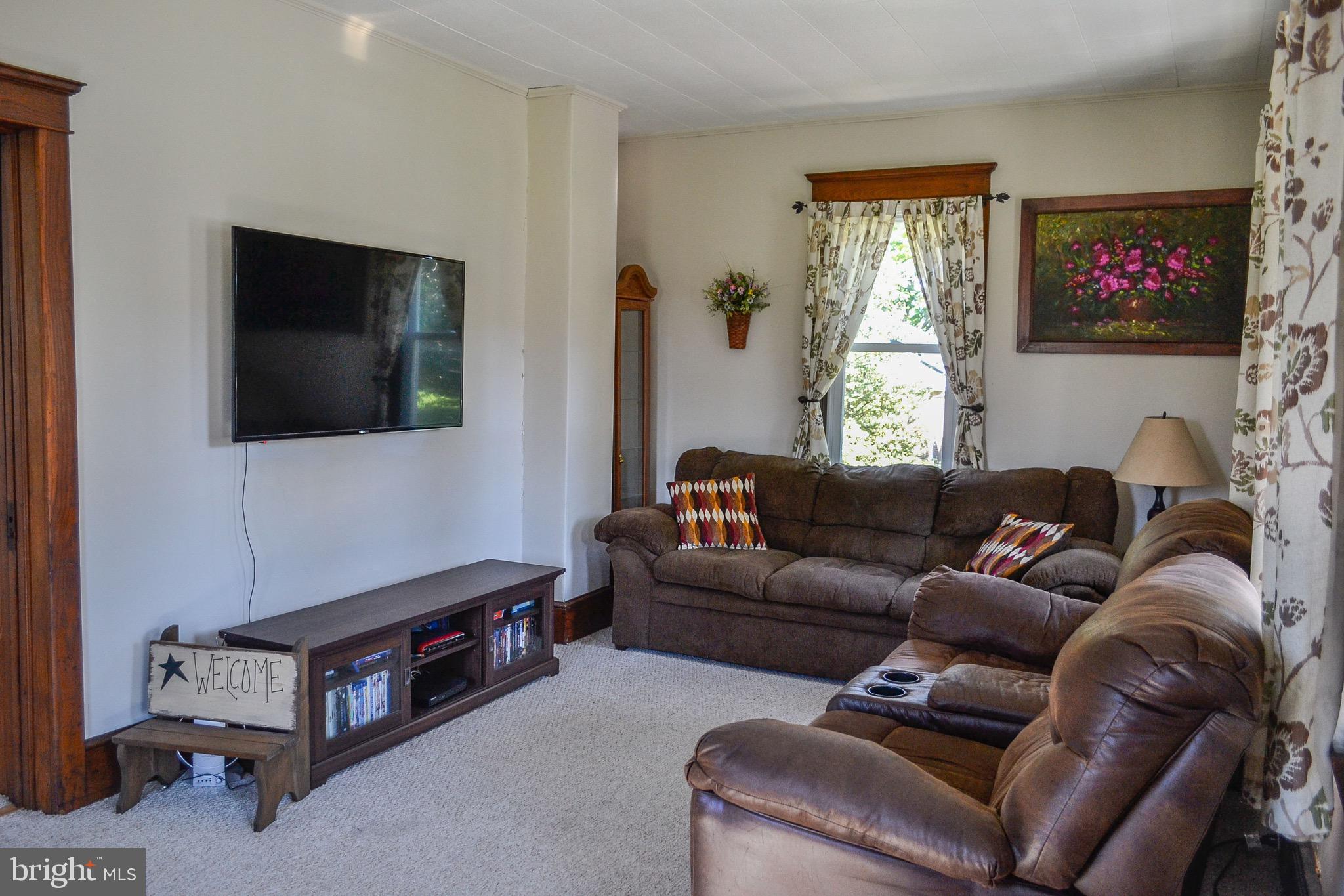 476 Lambs Road Pitman, NJ 08071 - Photo 15 of 36 Living room
