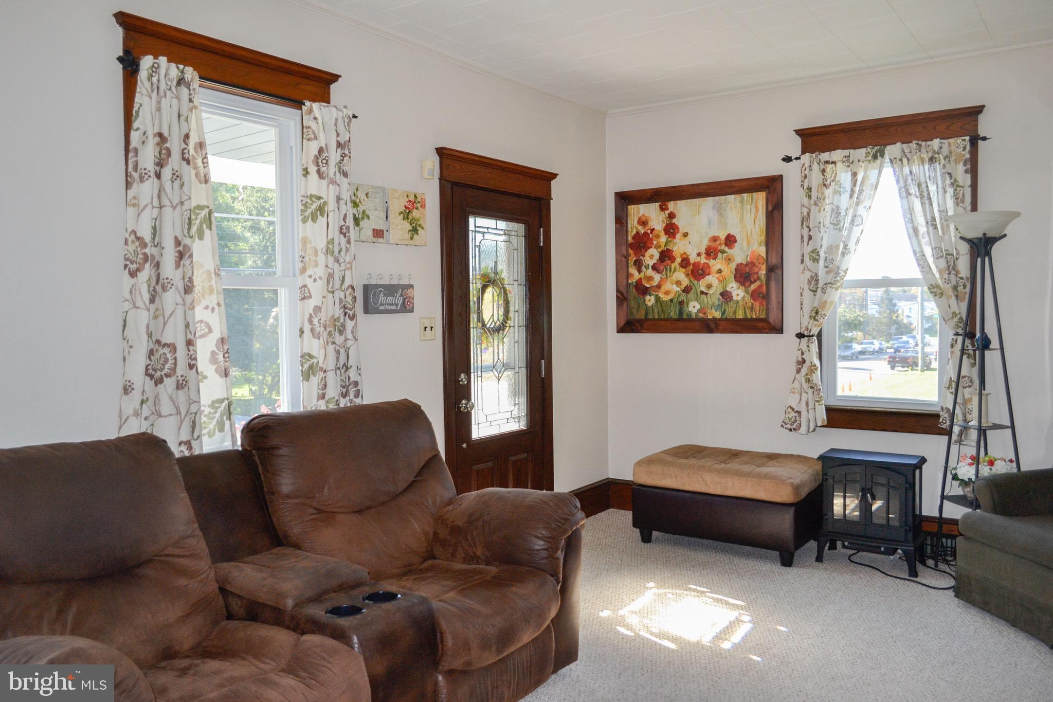 476 Lambs Road Pitman, NJ 08071 - Photo 16 of 36 Living Room