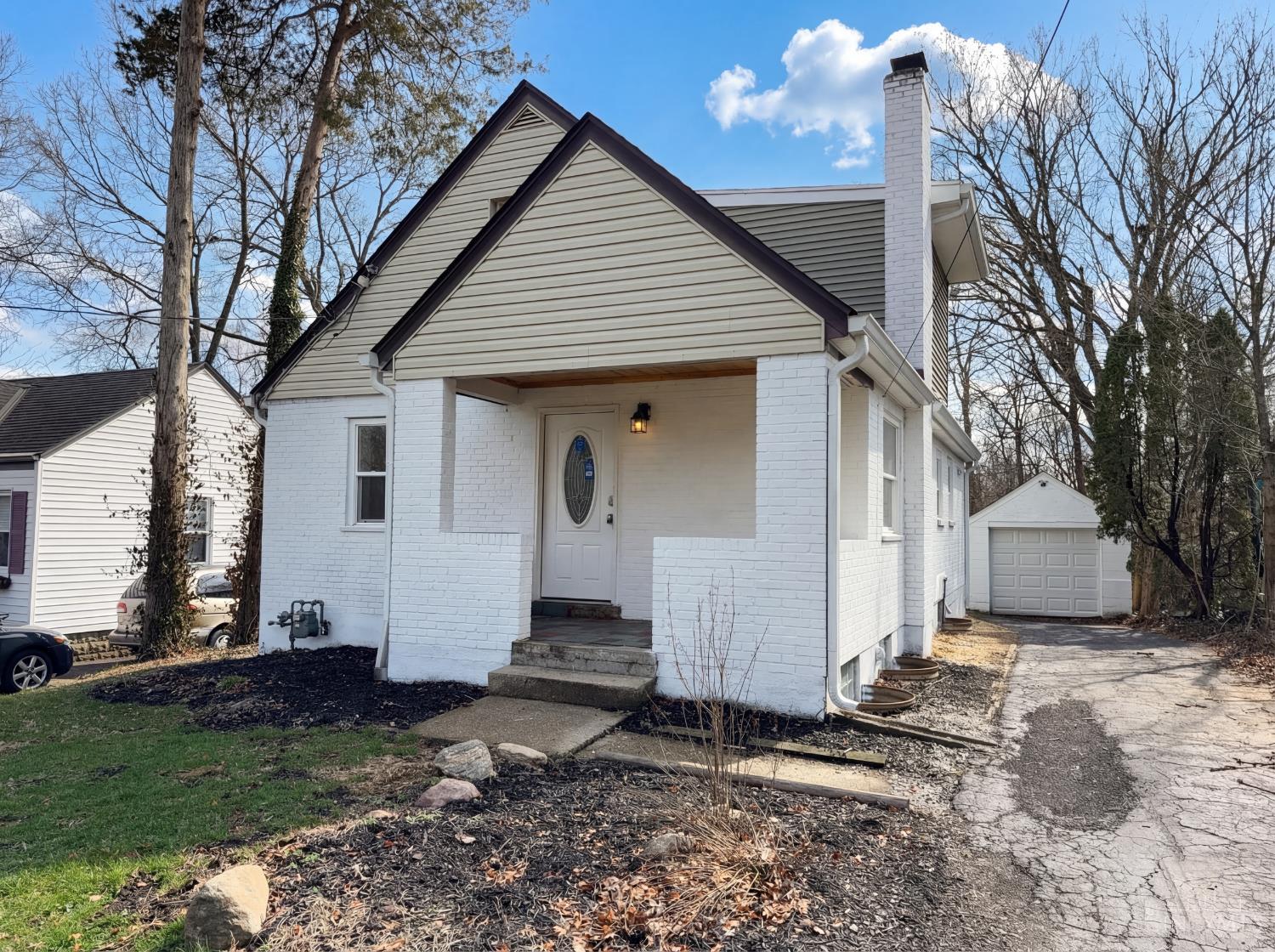155 Bonham Road Cincinnati, OH 45215 - Photo 1 of 30