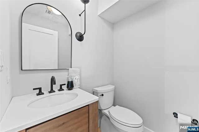 $1,395,000 | 188 Broadway, Unit 5, Woodcliff Lake, NJ 07677