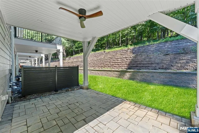 $1,395,000 | 188 Broadway, Unit 5, Woodcliff Lake, NJ 07677