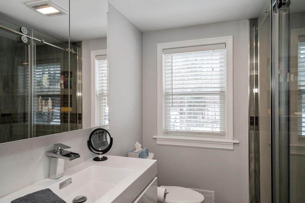 186 Robert Road Dedham, MA 02026 - Photo 11 of 23