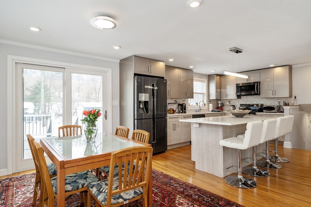 186 Robert Road Dedham, MA 02026 - Photo 5 of 23