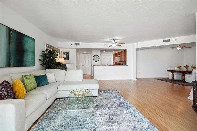 $549,500 | 1819 Southeast 17th Street, Unit 901, Fort Lauderdale, FL 33316