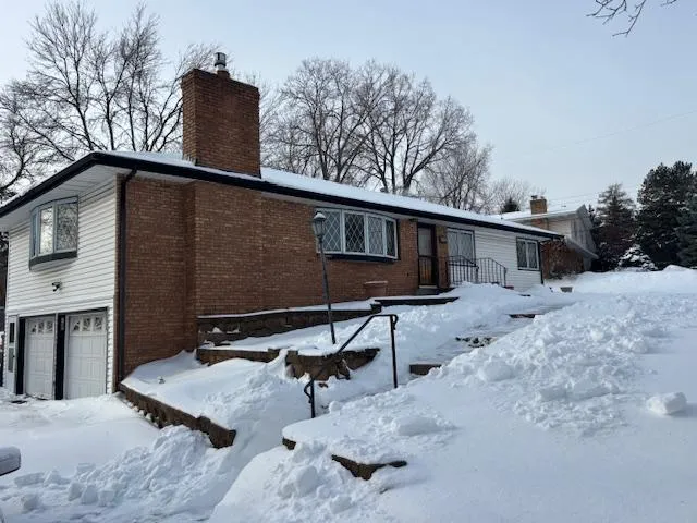 $334,900 | 1372 Upper 55th Street East, Inver Grove Heights, MN 55077