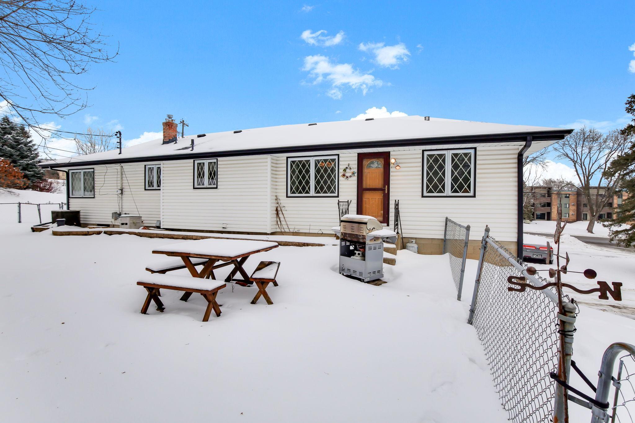 1372 Upper 55th Street East Inver Grove Heights, MN 55077 - Photo 4 of 13