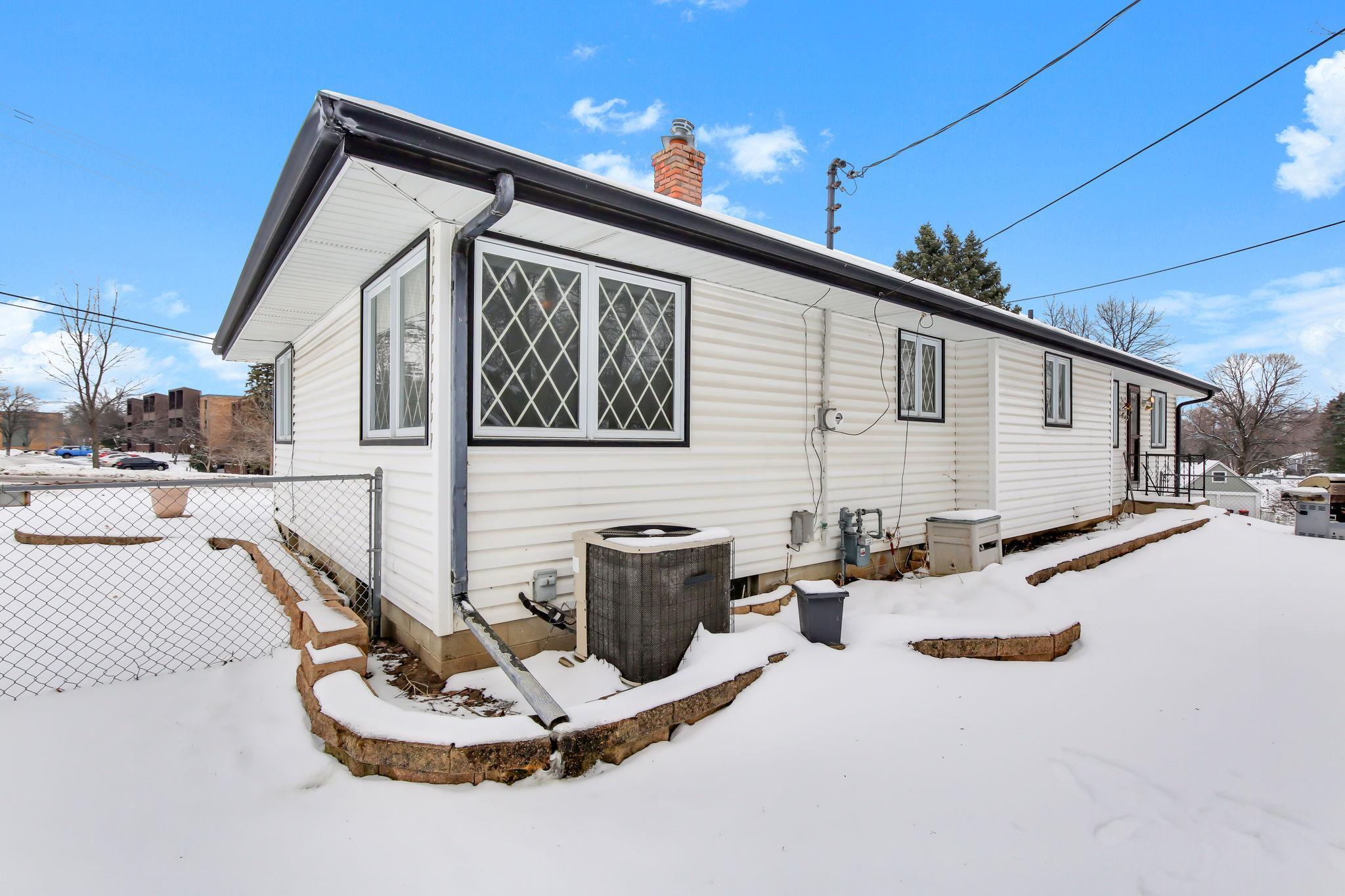 1372 Upper 55th Street East Inver Grove Heights, MN 55077 - Photo 5 of 13