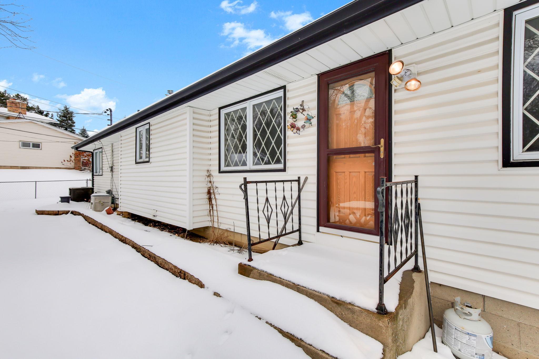 1372 Upper 55th Street East Inver Grove Heights, MN 55077 - Photo 6 of 13