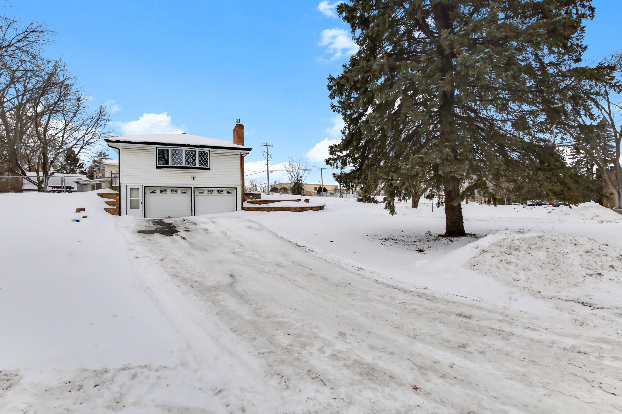 1372 Upper 55th Street East Inver Grove Heights, MN 55077 - Photo 8 of 13